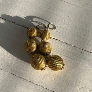 Light weight gold bauble earrings🌟🌟